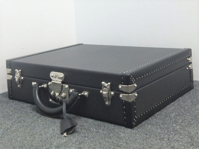 Louis Vuitton Taiga President made in France ルイヴィトン タイガ 
